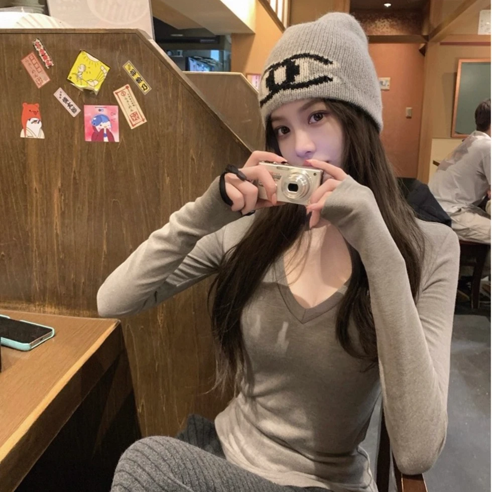 顾望舒00378 三合一德绒韩女V领打底修身辣妹风加绒T恤纯色长袖