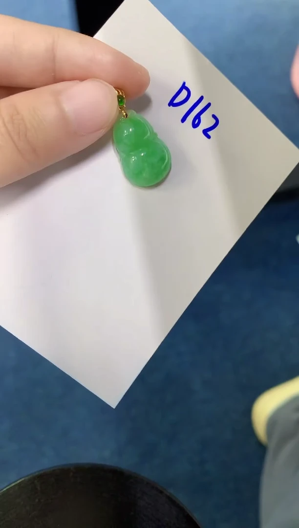 翡翠未镶嵌颈饰000000000