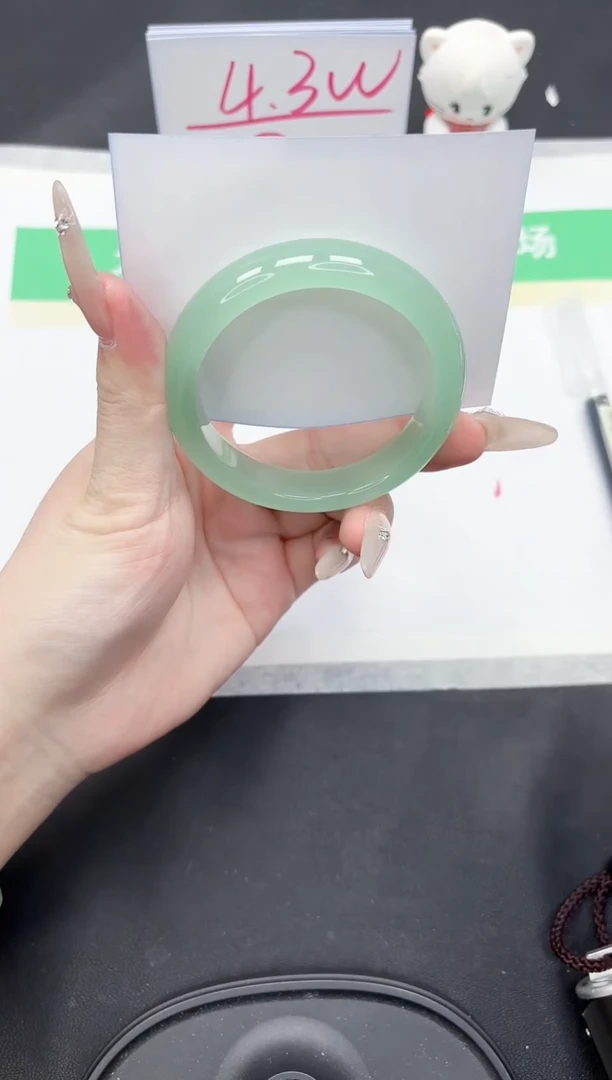 【闪购商品】石英质玉手镯未镶嵌199-56.5