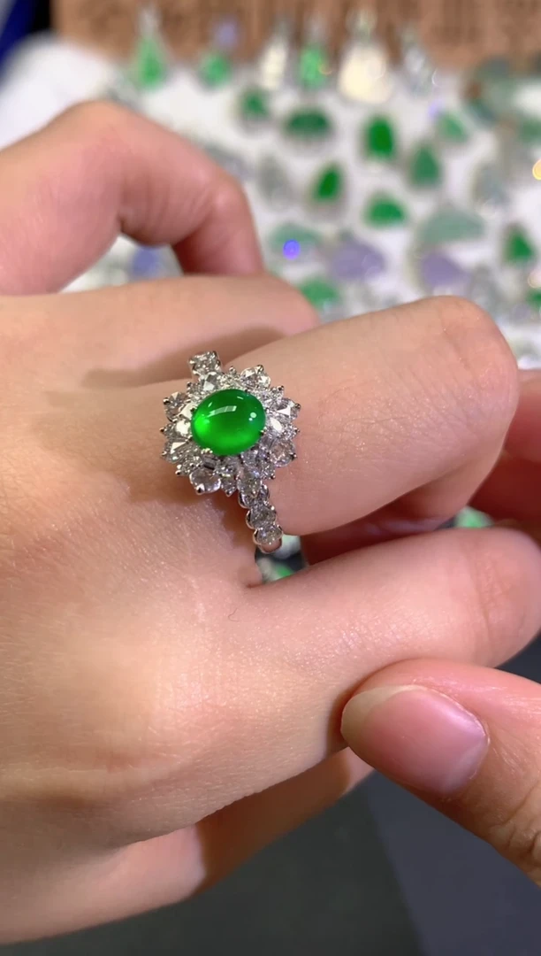 18K金镶嵌戒指翡翠佳**师Q245|90000