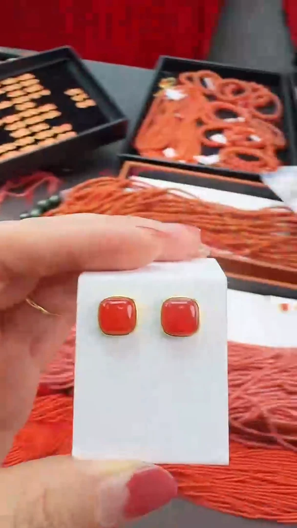 【闪购商品】南红玛瑙耳钉未镶嵌方形耳钉