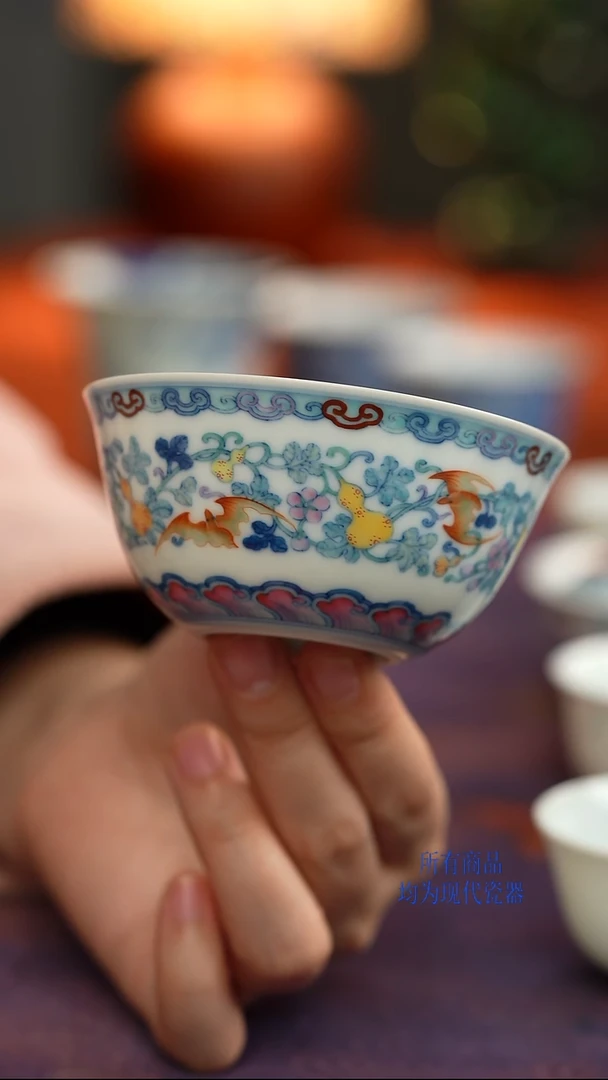 望玉斗彩福禄卧足杯