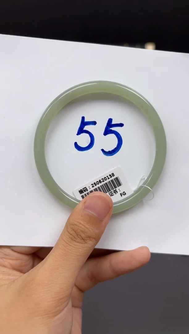 和田玉手镯未镶嵌0138