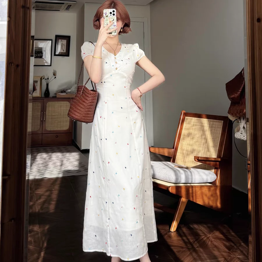 2025新款夏季杏色小A爱心刺绣印花系带甜美连衣裙
