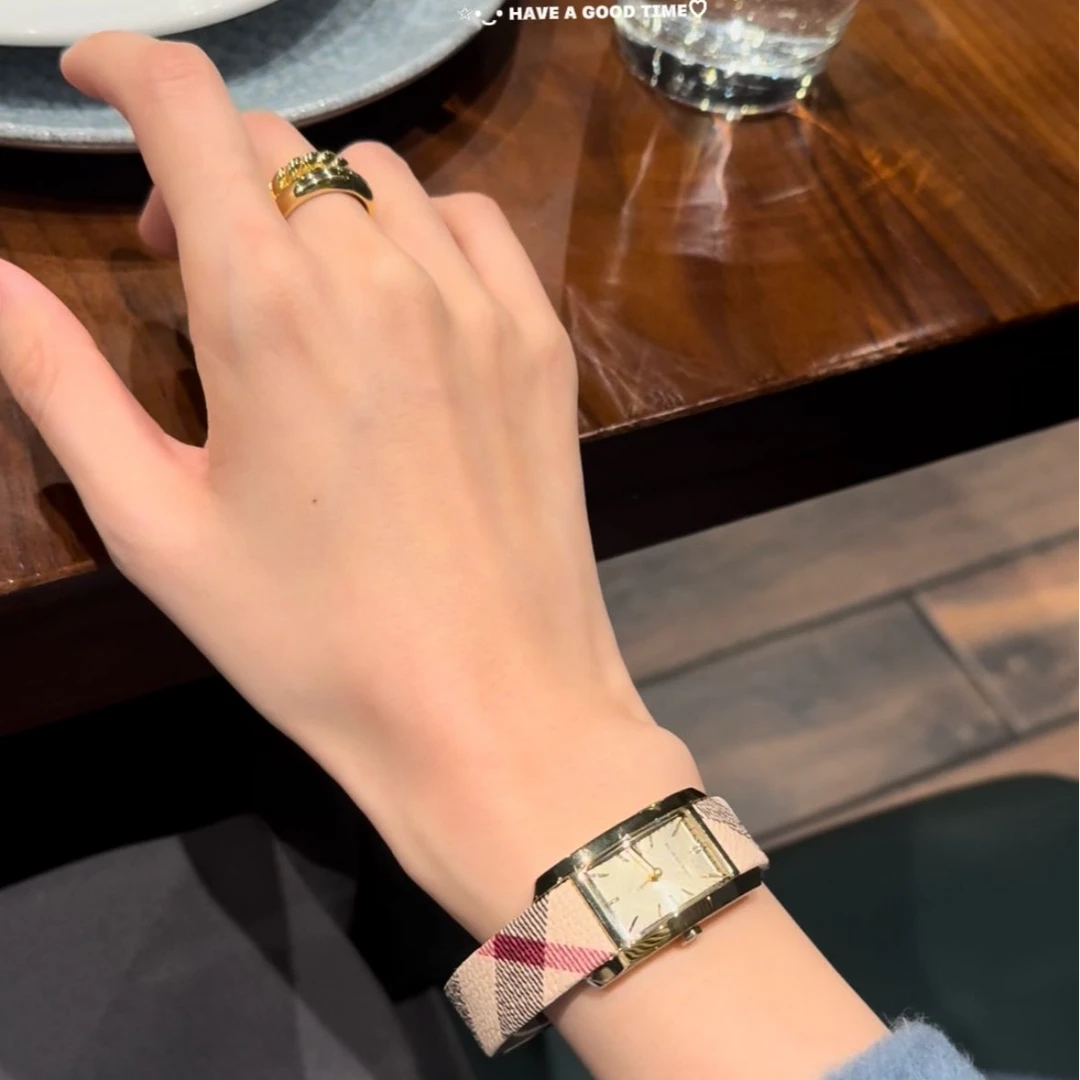 【小欧专属】Burberry博柏利香槟金皮带款石英腕表20表盘BU9509