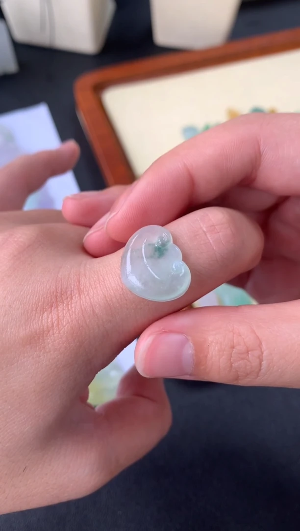 【闪购商品】定制翡翠未镶嵌翡翠