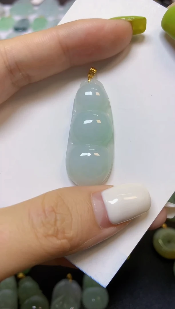 翡翠18K金镶嵌颈饰天然翡翠A货