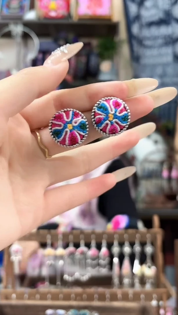 织绣民族风非遗老绣苗银饰品318