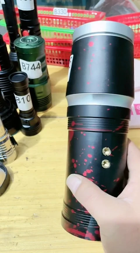 ?****痕B745钓鱼灯有电池样品