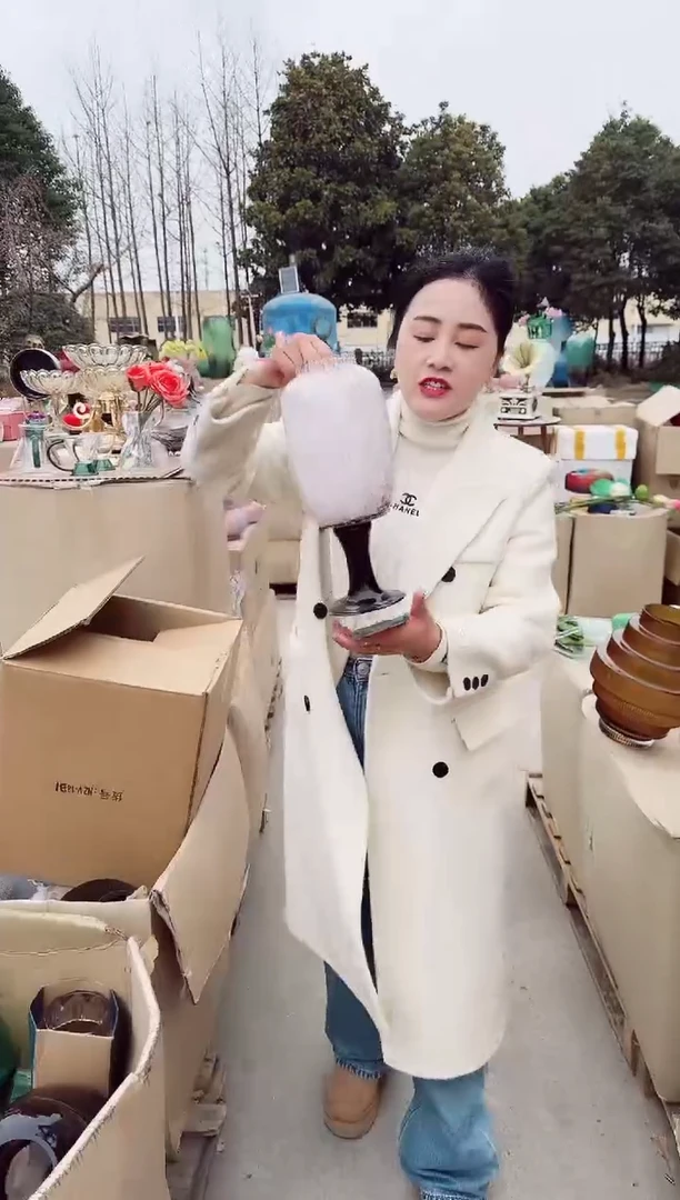 【闪购商品】玻璃安琪微瑕花瓶--0727I