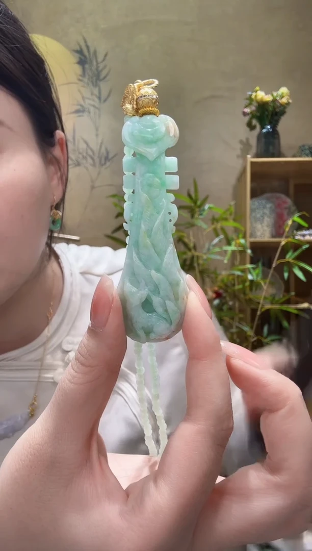 翡翠未镶嵌颈饰吊坠