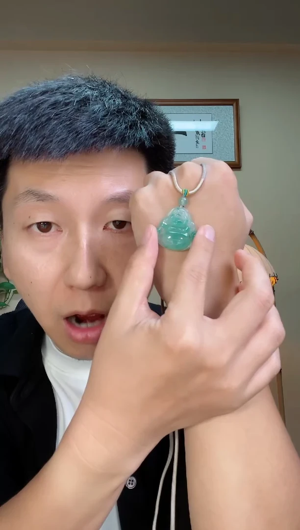 颈饰未镶嵌石英质玉佛