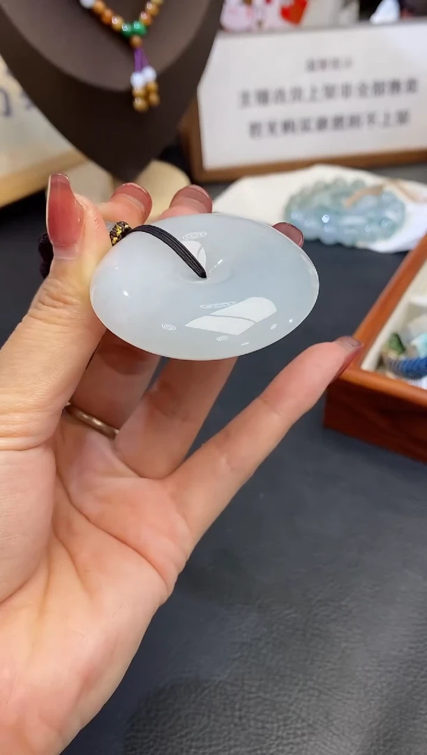 翡翠未镶嵌颈饰缅甸天然翡翠