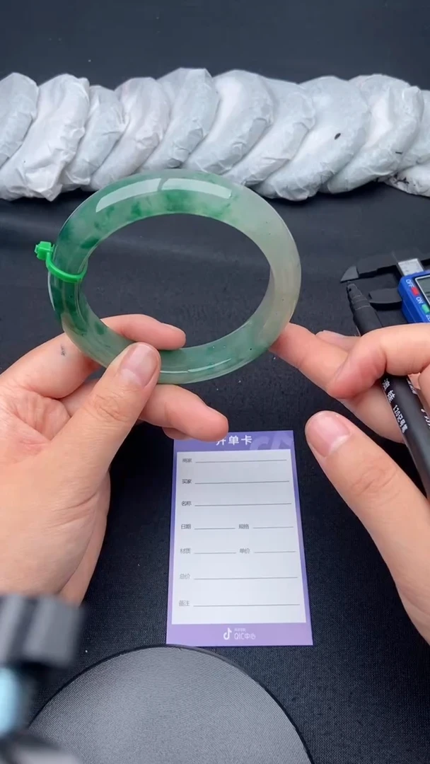 石英质玉（非洲翠）手镯未镶嵌非洲翠拍一发一50