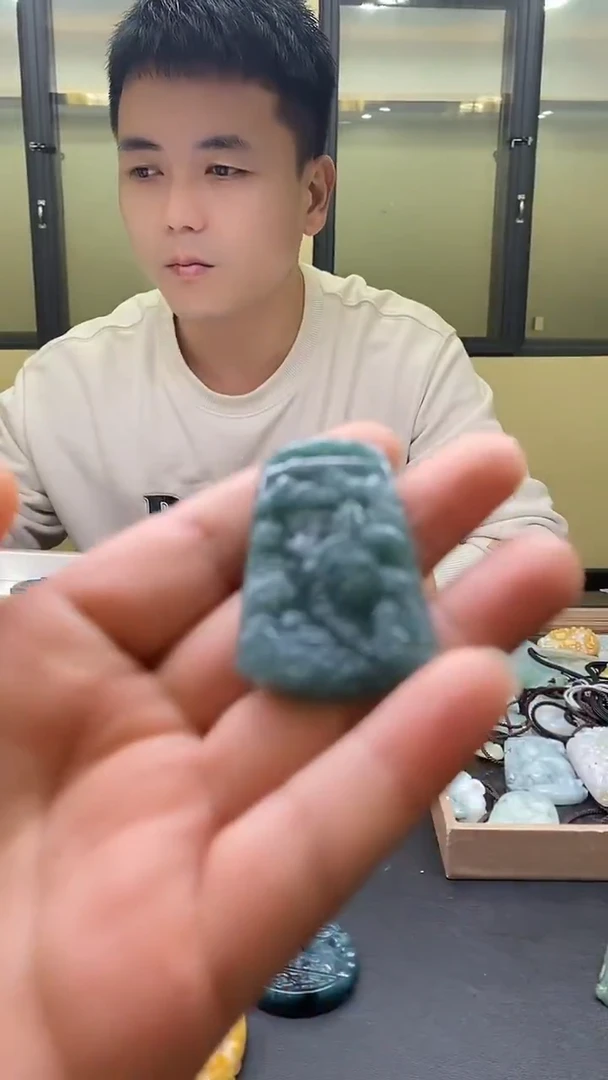 颈饰未镶嵌翡翠天然A货翡翠