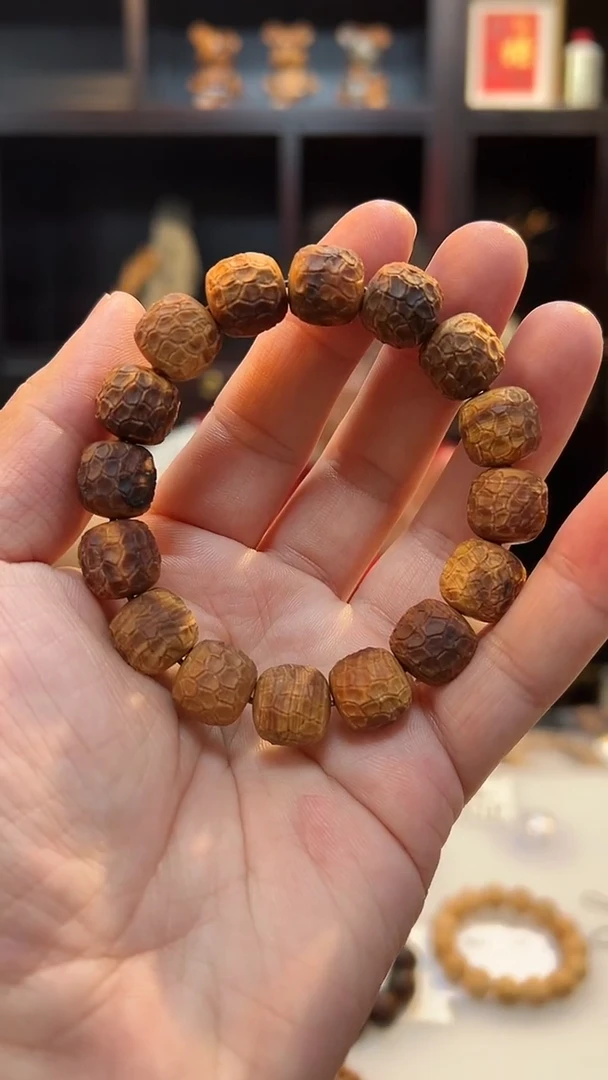 崖柏13磐石黑油精品雕刻串无礼盒太行