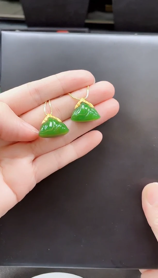 吊坠(赠链)银S925镶嵌和田玉多样性发一