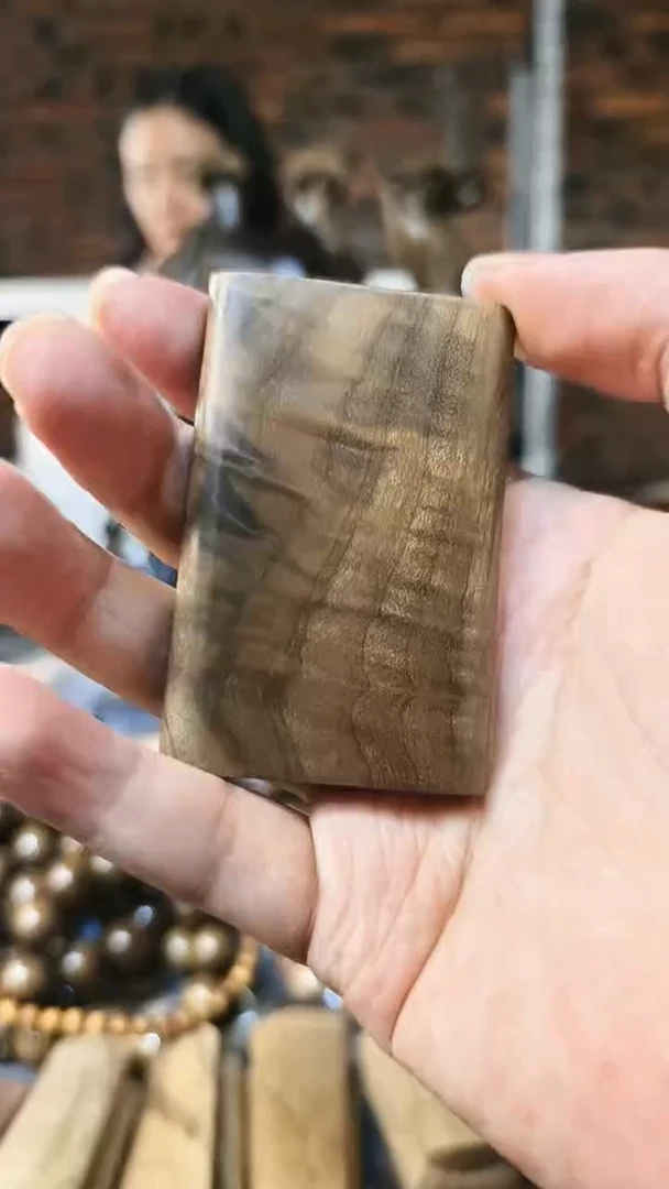 【闪购商品】金丝楠无事牌手把件