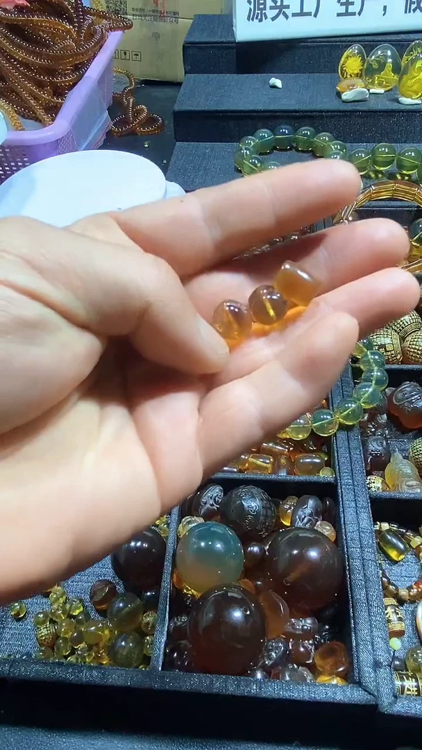 琥珀未镶嵌耳饰极****堂天然缅甸琥珀