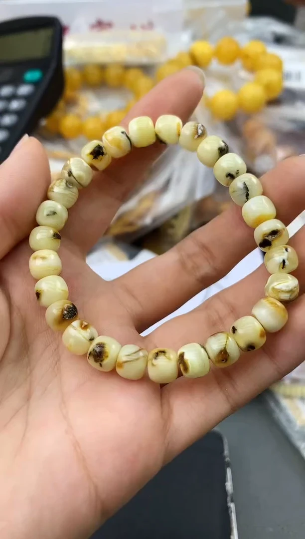 未镶嵌琥珀珠宝奇石35