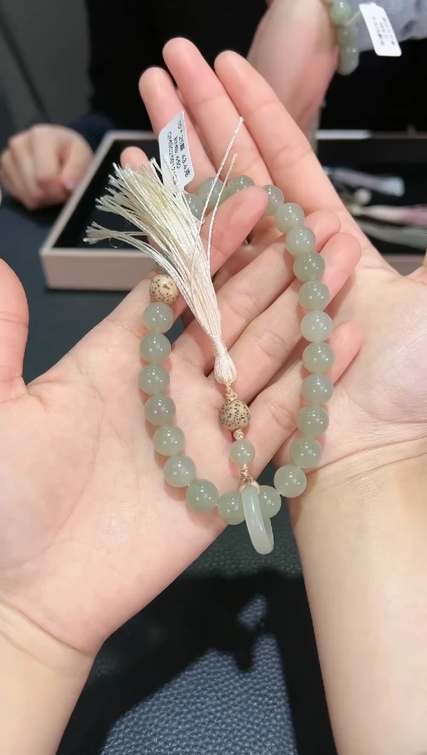 【闪购商品】和田玉手持未镶嵌且末料青白玉卡10手持