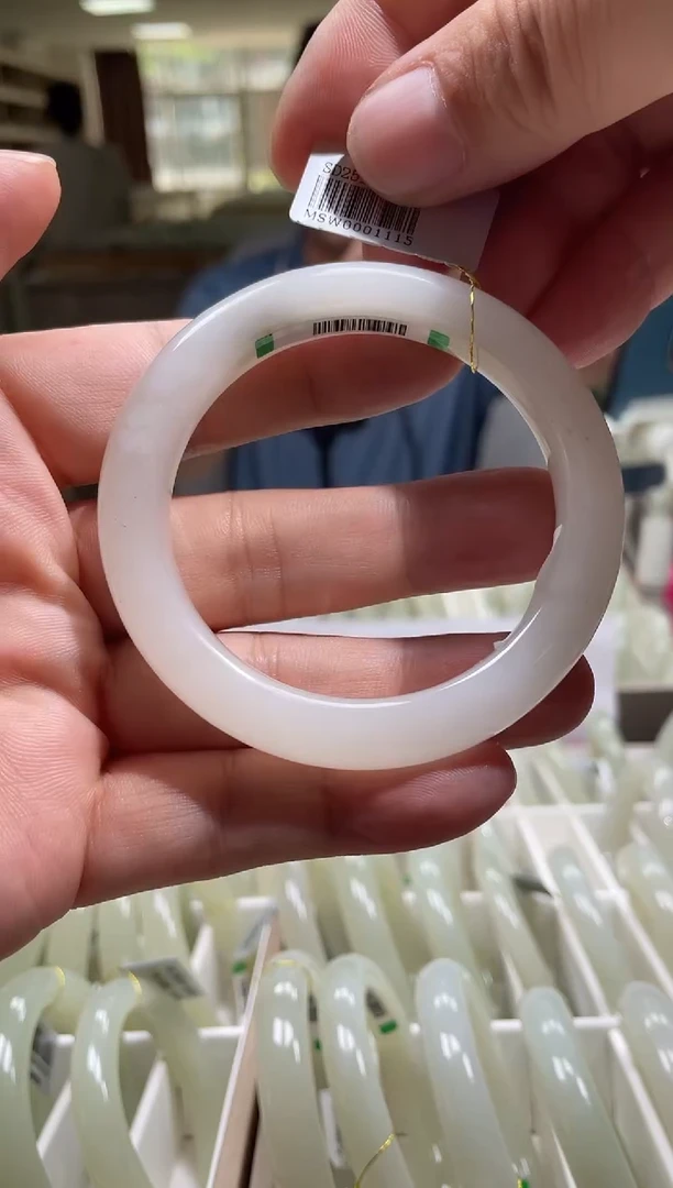 未镶嵌手镯和田玉55-57圈口 1115