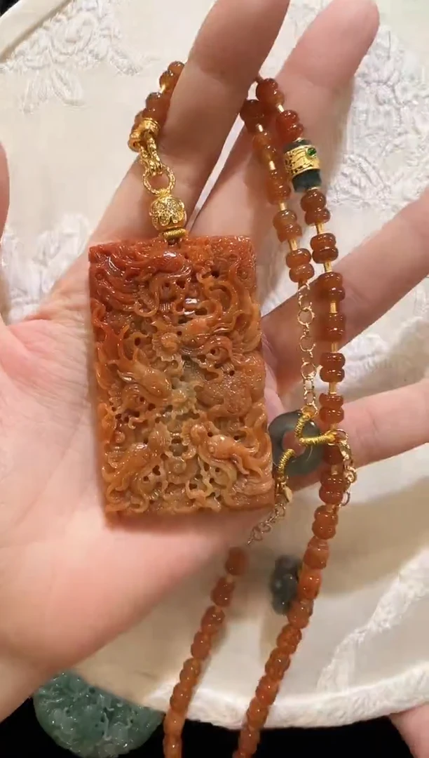 翡翠未镶嵌颈饰国风
