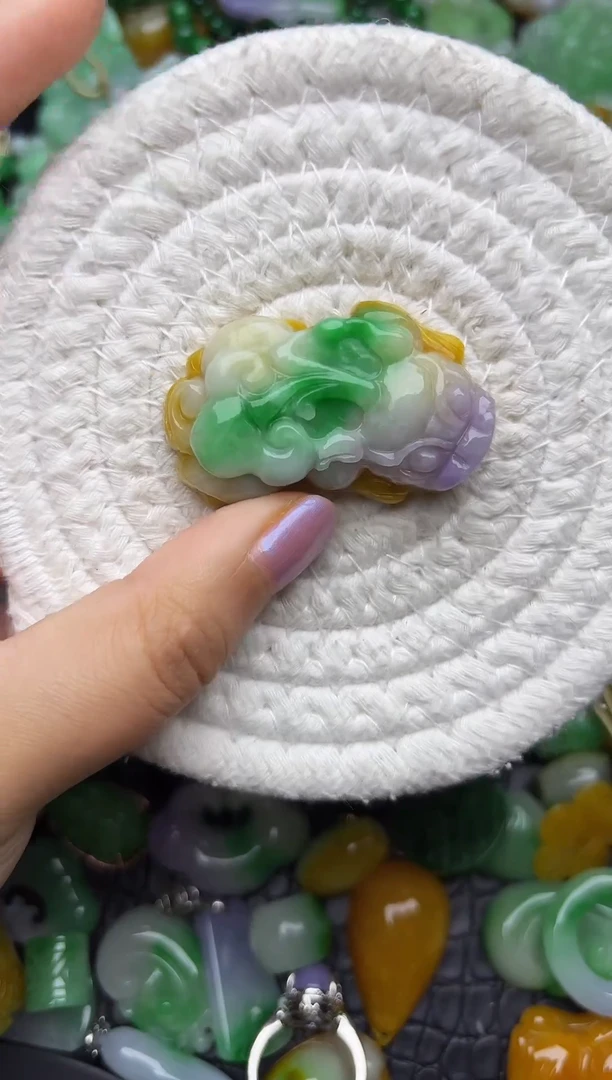 颈饰未镶嵌翡翠缅甸翡翠吊坠
