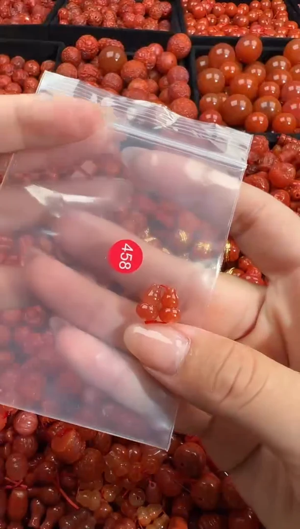 南红玛瑙未镶嵌颈饰1