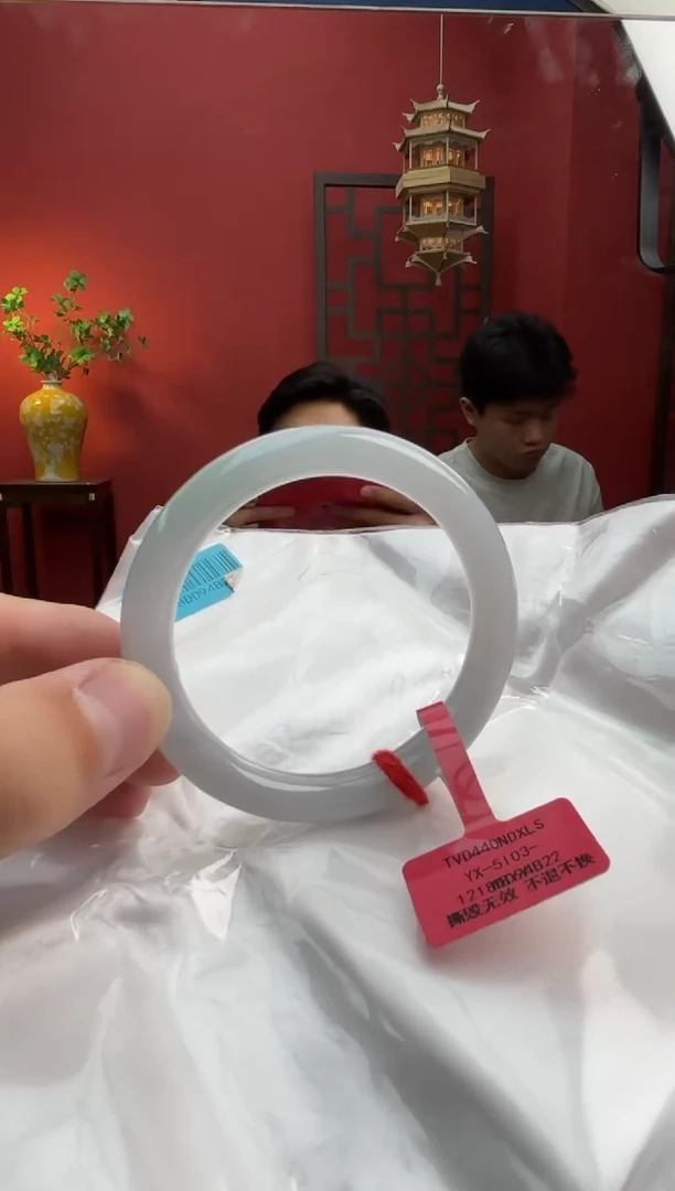 未镶嵌手镯（圆镯）翡翠翡翠手镯8
