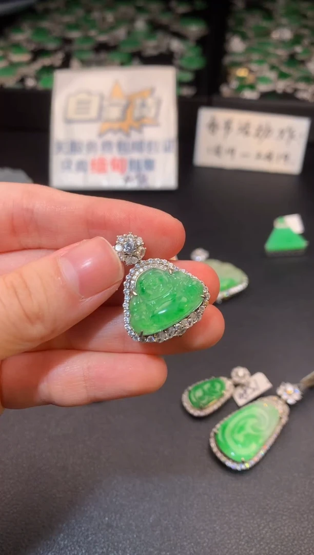 【闪购商品】翡翠颈饰银S925镶嵌翡翠