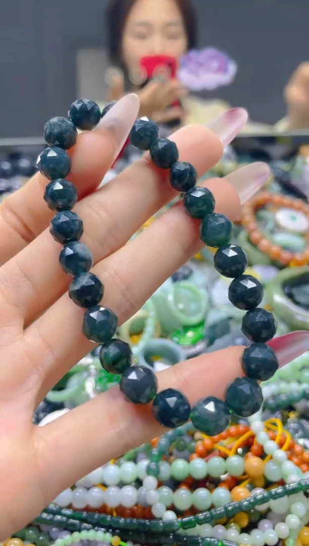 颈饰未镶嵌翡翠8MM/S/翡翠A货，一件也是批发价