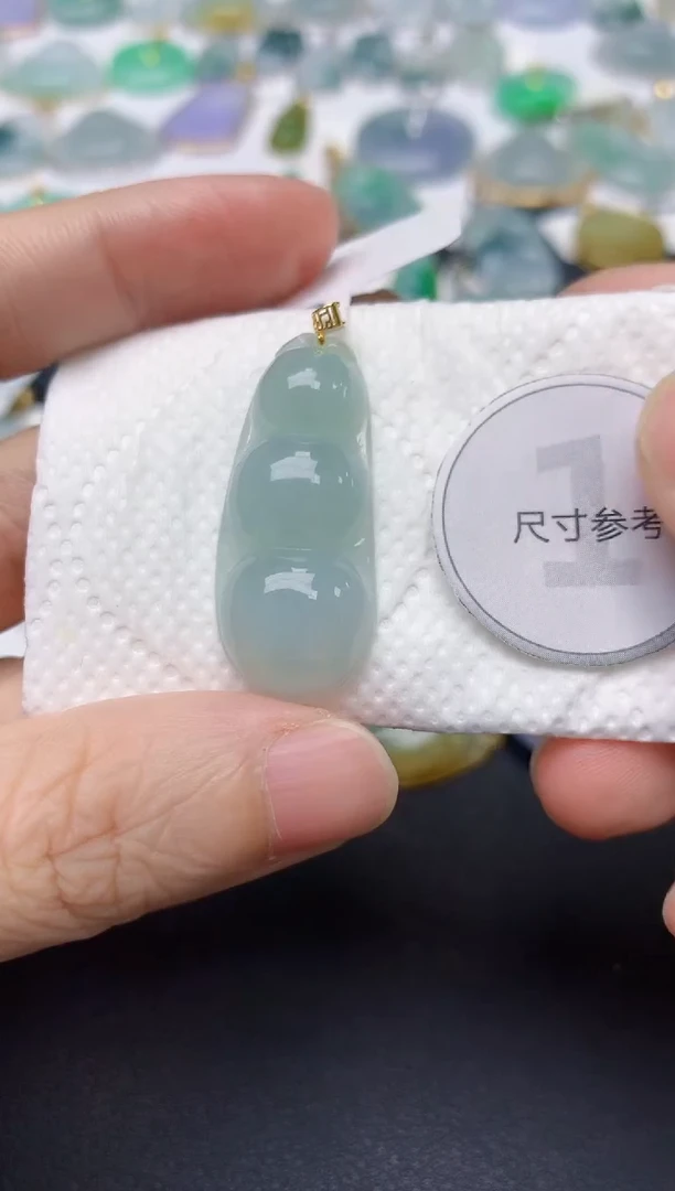 翡翠18K金镶嵌颈饰天然缅甸A货翡翠
