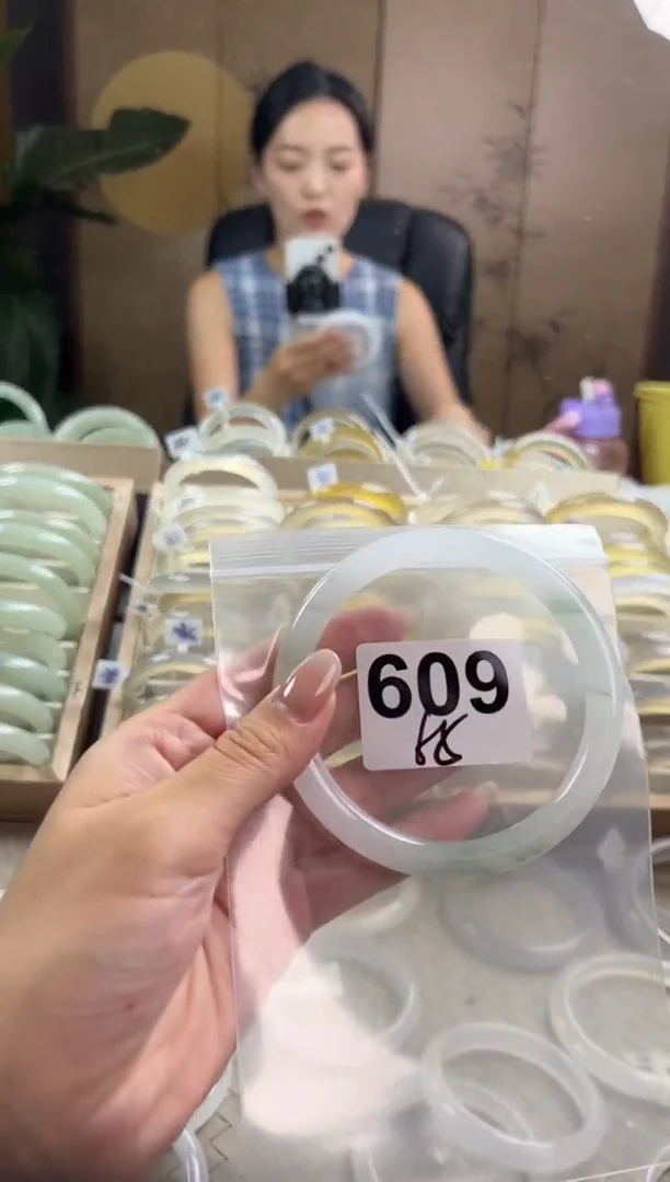 手镯玛瑙/玉髓未镶嵌天山翠默认微抠609