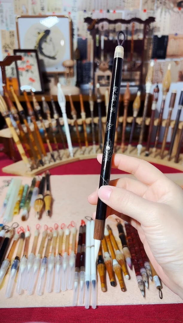 闪15 黑檀镶嵌银丝霓裳羽牛角笔杆纯羊毫出锋2.4（清水试笔）