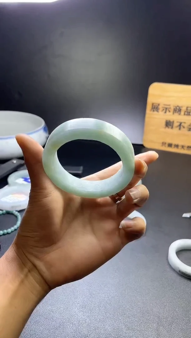 未镶嵌毛胚定制翡翠静***盛发一件