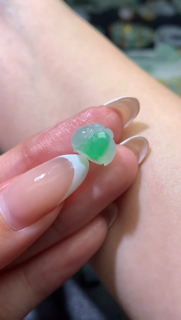 未镶嵌定制翡翠毛货 10.5-7.9