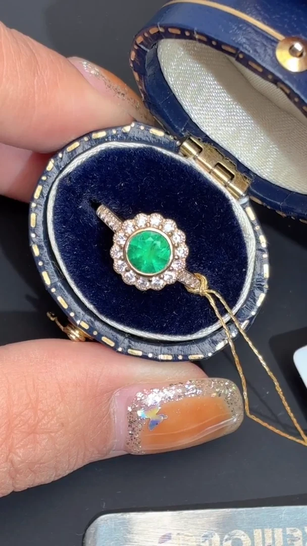 18K金镶嵌戒指祖母绿主石0.49ct