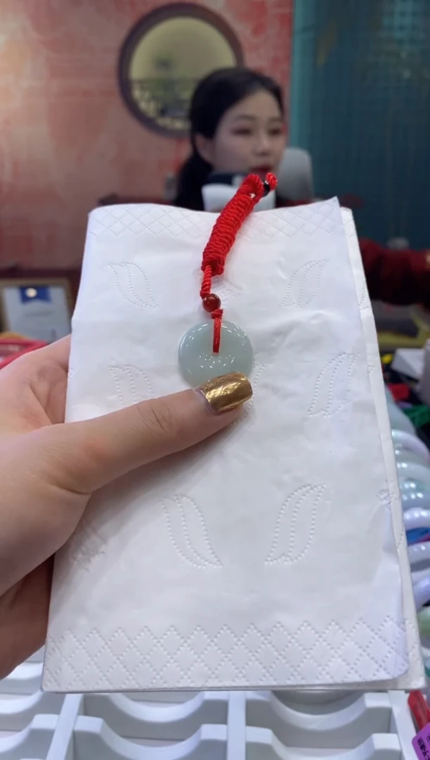 【闪购商品】翡翠吊坠(赠链)未镶嵌多人18042