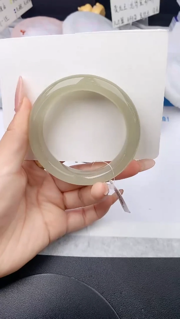 未镶嵌手镯石英质玉w24-DB57+