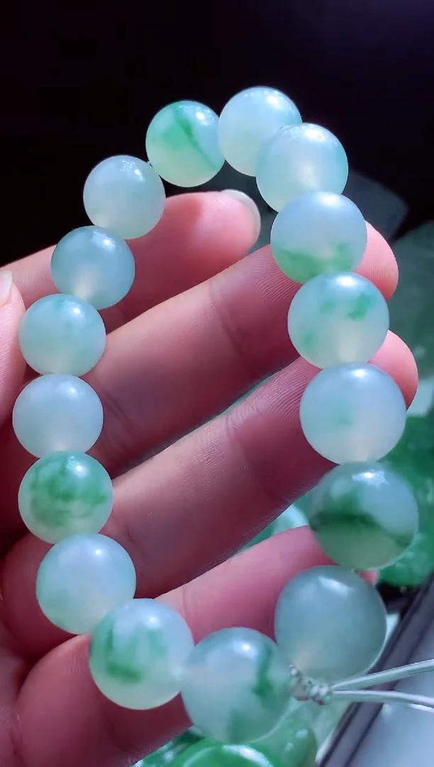 未镶嵌定制翡翠b****?翡翠毛货定制