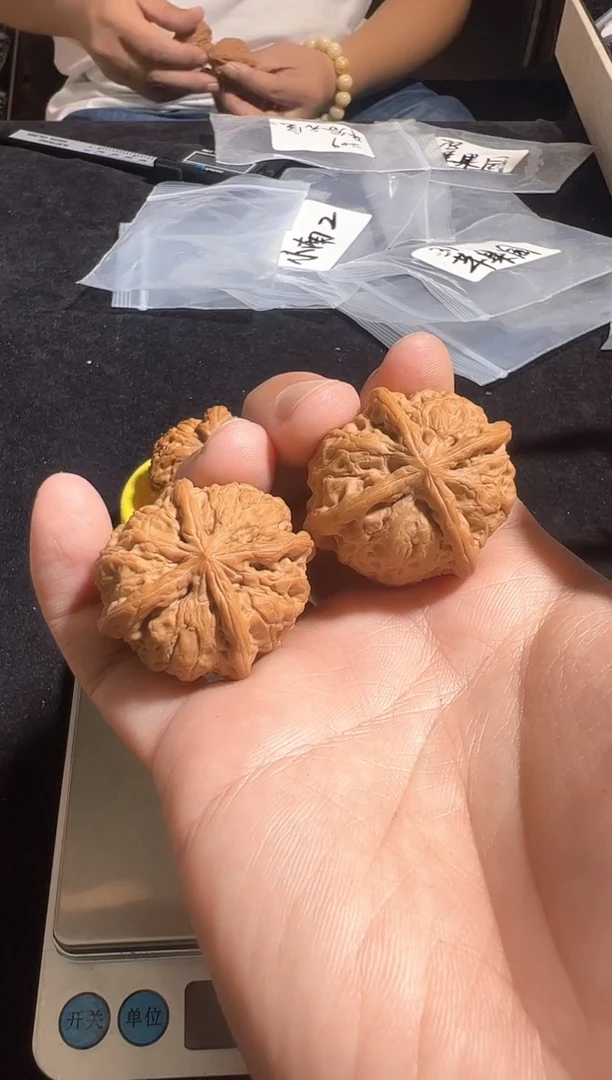 把件核桃全品雨花石四棱