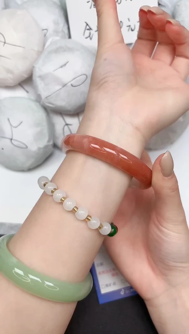 未镶嵌手镯石英质玉141/60.5