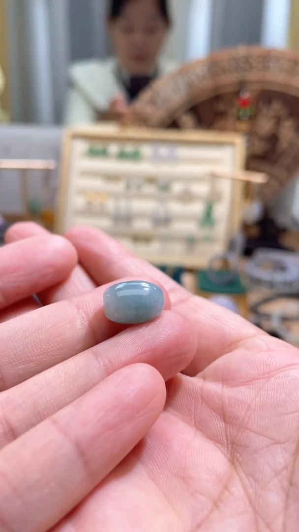 【闪购商品】翡翠颈饰未镶嵌路路通