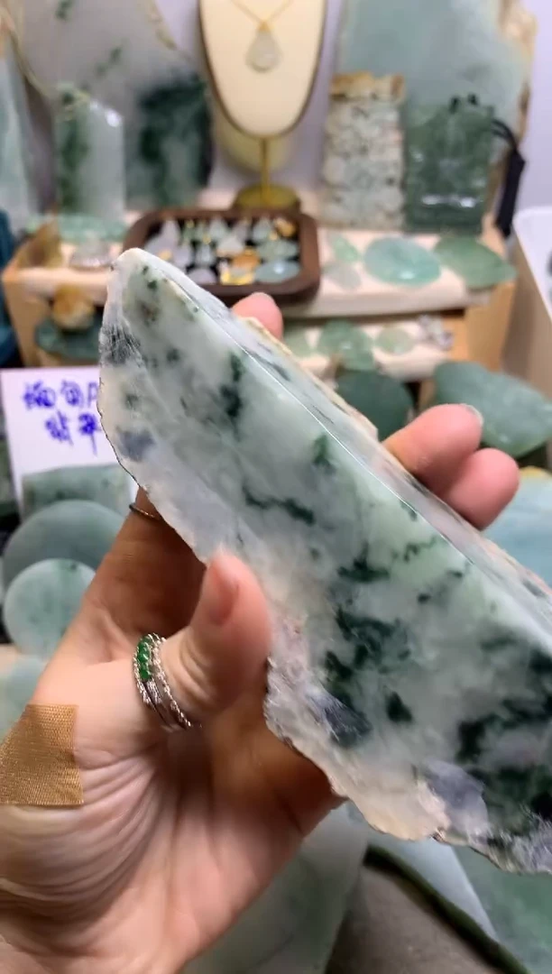 【闪购商品】翡翠挂件未镶嵌缅甸A货翡翠，没有运费险