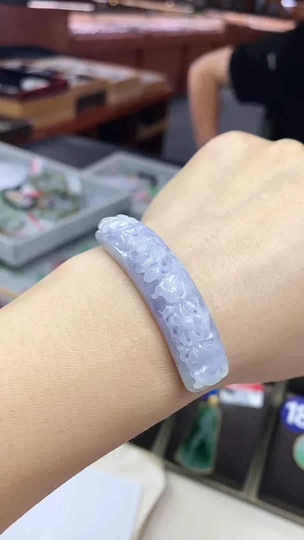 颈饰未镶嵌翡翠手牌