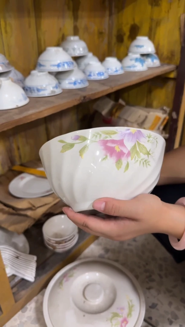 摆件快***?碗18厘米有瑕请慎拍