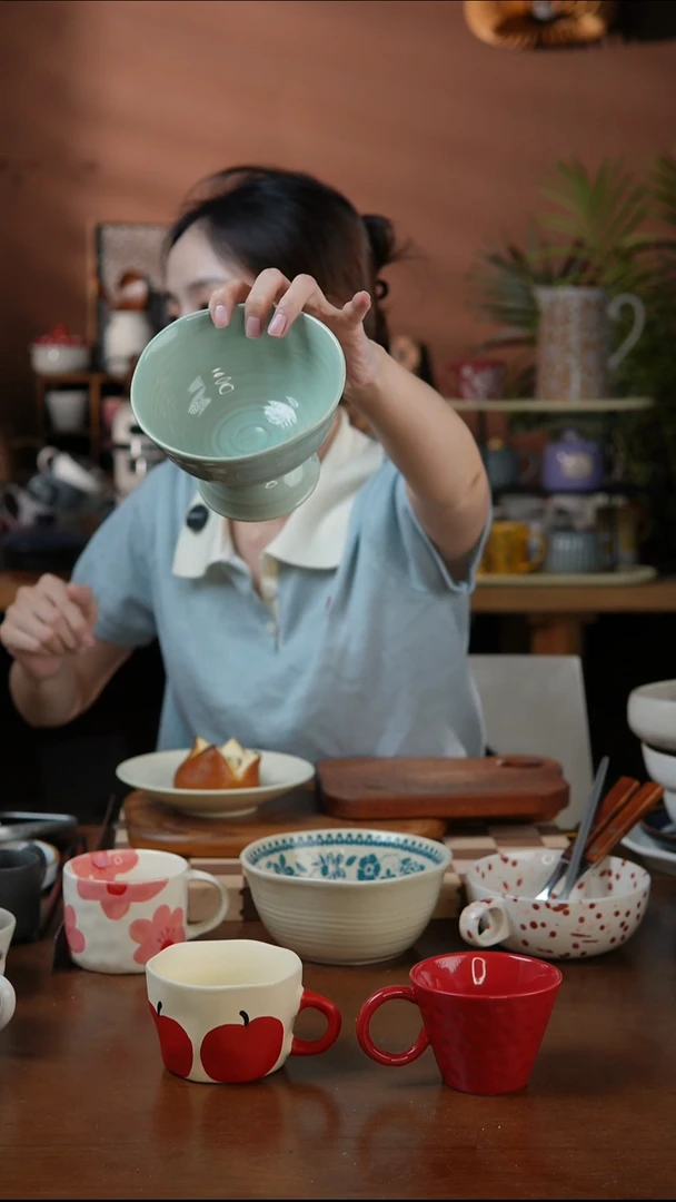 瓷片绿色螺纹异形高脚碗 微瑕 凑满20发货