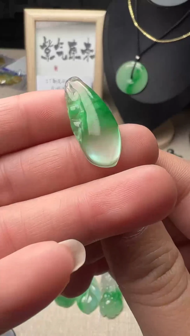未镶嵌挂件翡翠所见即所得，一图一物