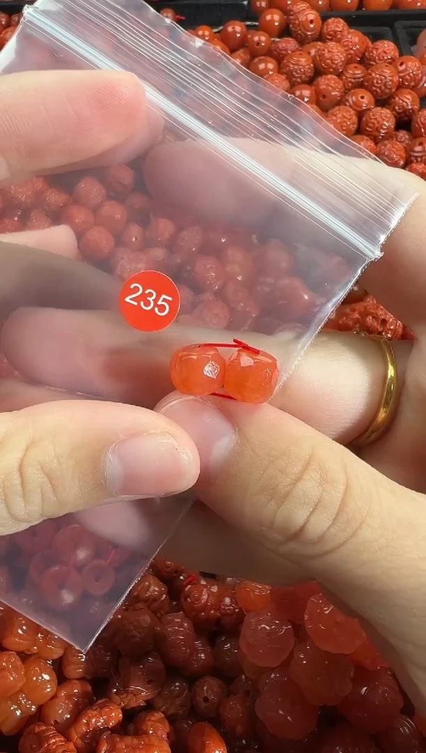 颈饰未镶嵌南红玛瑙1